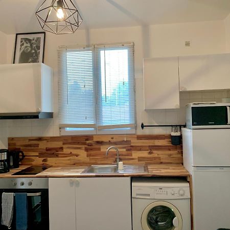 Agreable Maison Avec Parking Gratuit Sur Place. Saint-Denis  Exterior foto